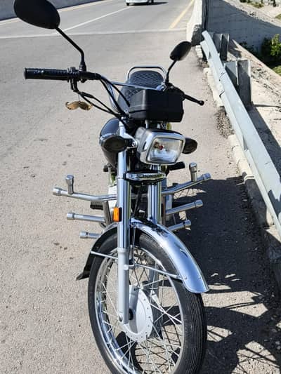 Honda 125 silver adition self start
