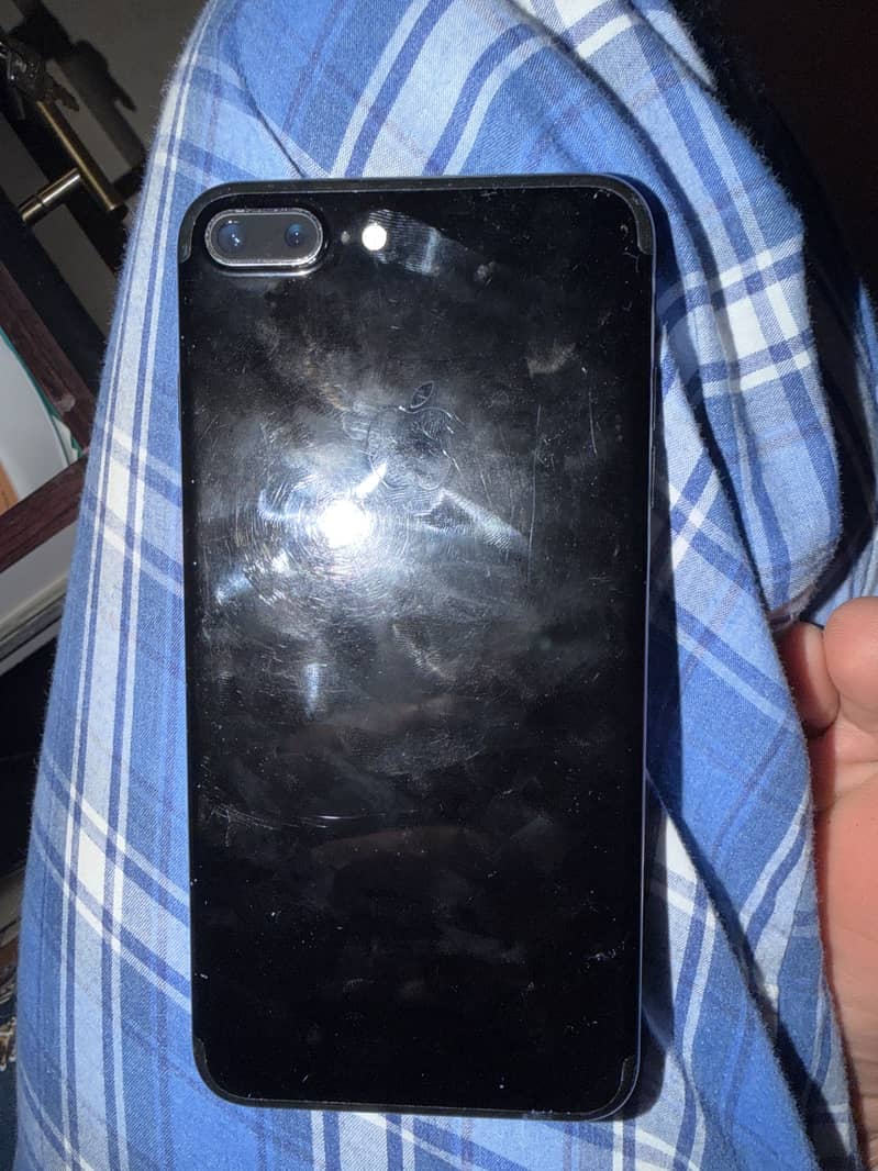 Apple iPhone 7 Plus 1