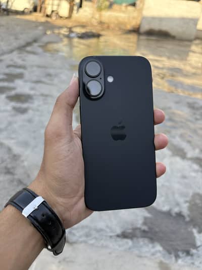 Apple iPhone 16