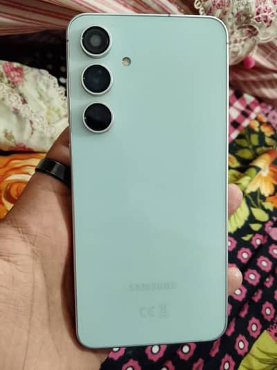Samsung Mobile S24 fE