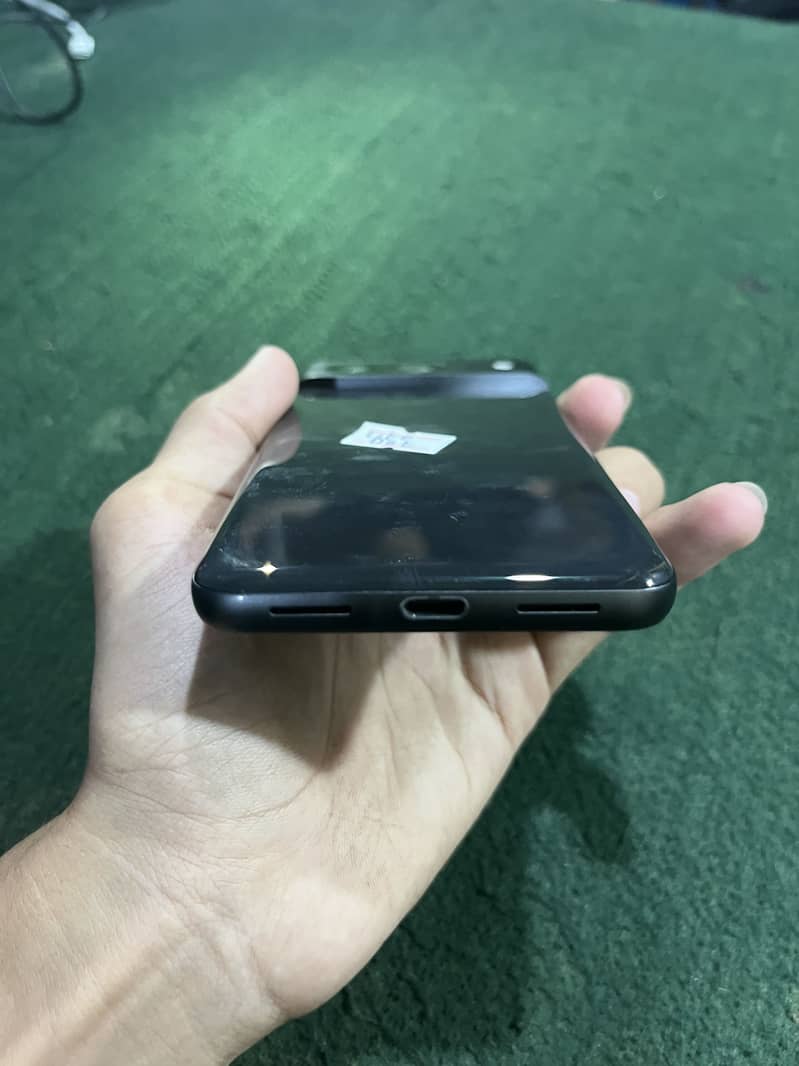 Google Pixel 8 4