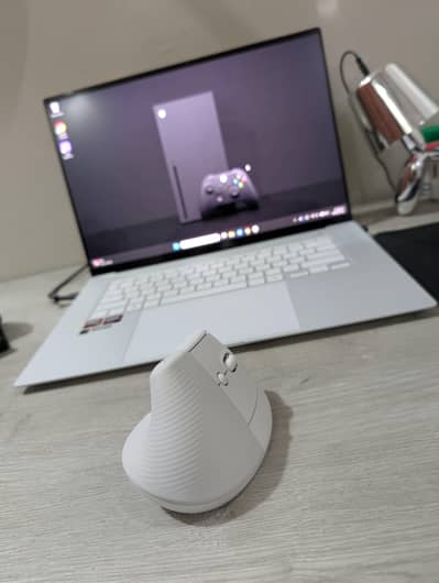 Logitech Lift Vertical Ergonomic Mouse