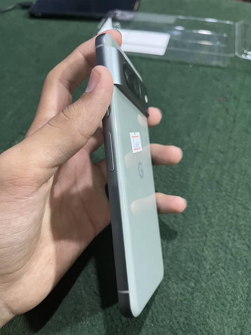 Google Pixel 8 5