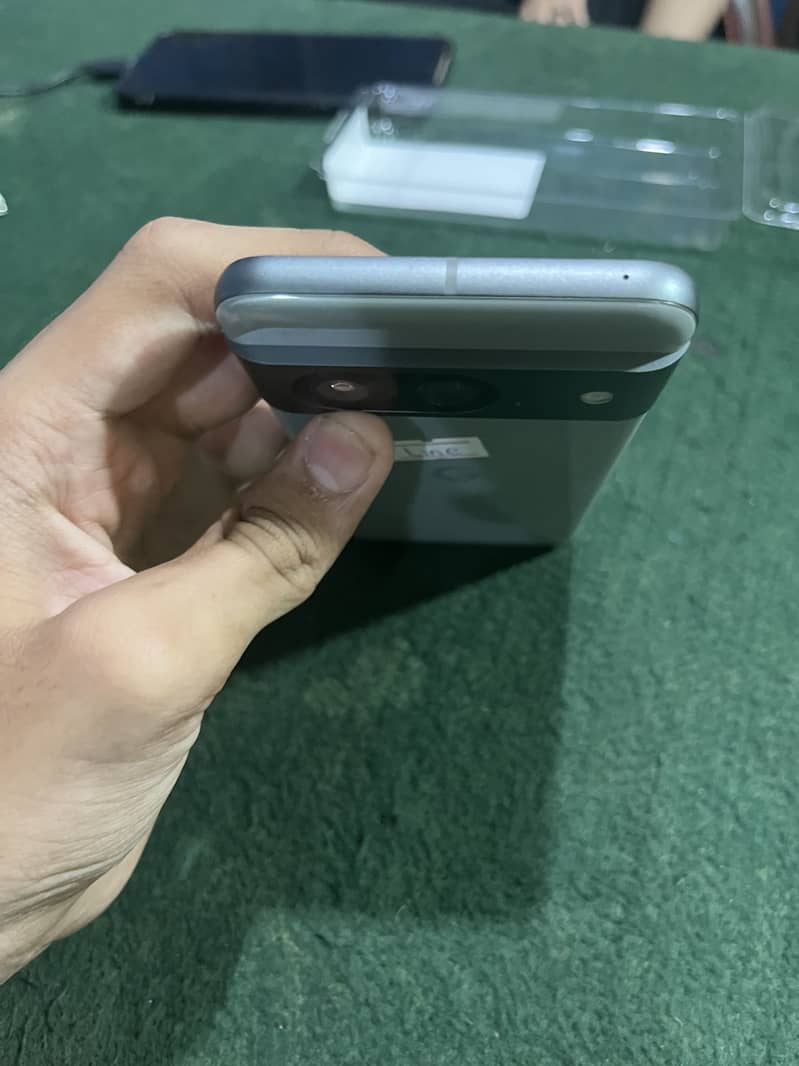 Google Pixel 8 7