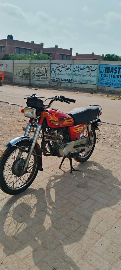 united 125