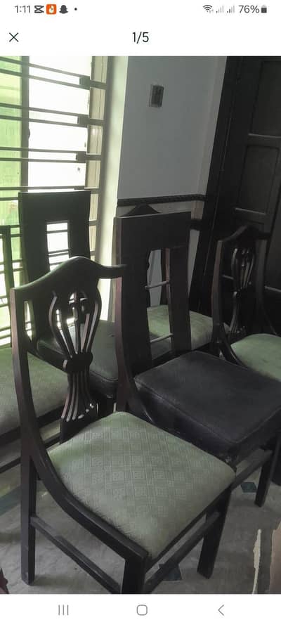 4 normal dinning chairs and 2 master dinning chairs