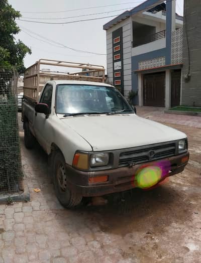 Toyota Hilux 1982