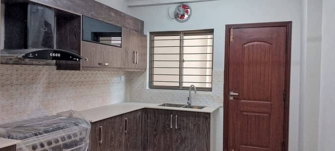 Female Home Maid / گھریلو ملازمہ