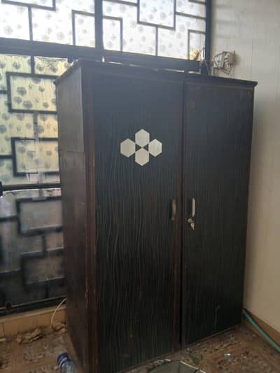 Almaari for sale 03049409409