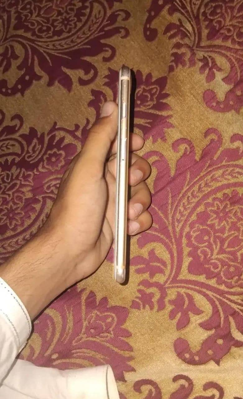 Apple iPhone 8 Plus 2