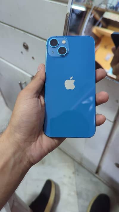 Apple iPhone 13