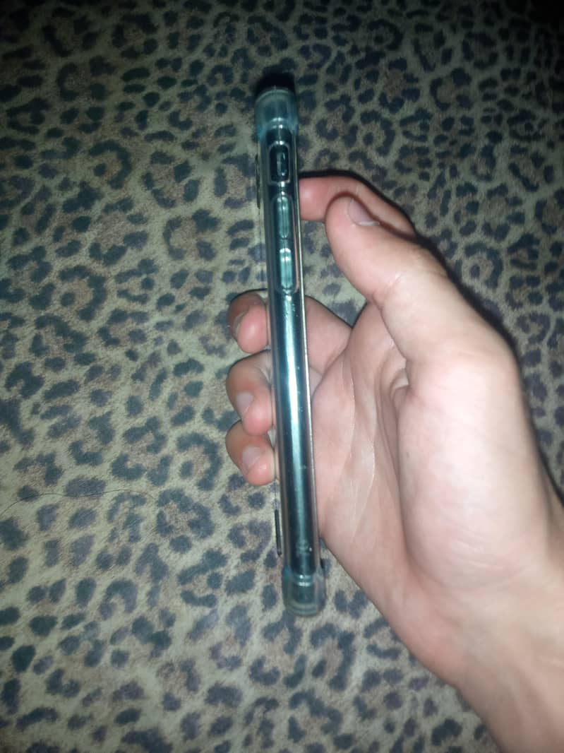 Apple iPhone 7 1