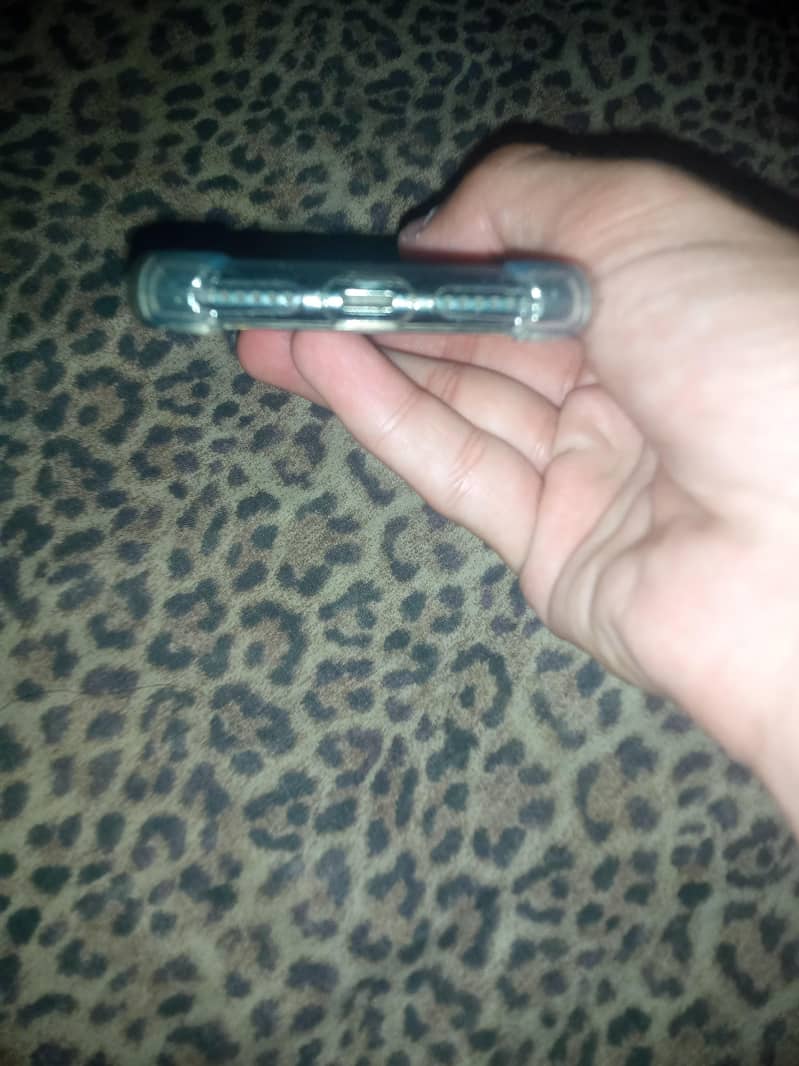 Apple iPhone 7 2