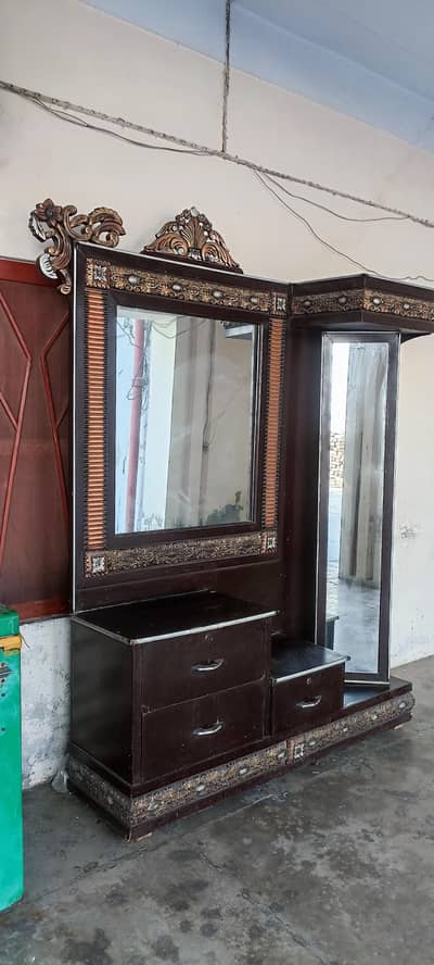Bedroom dresser