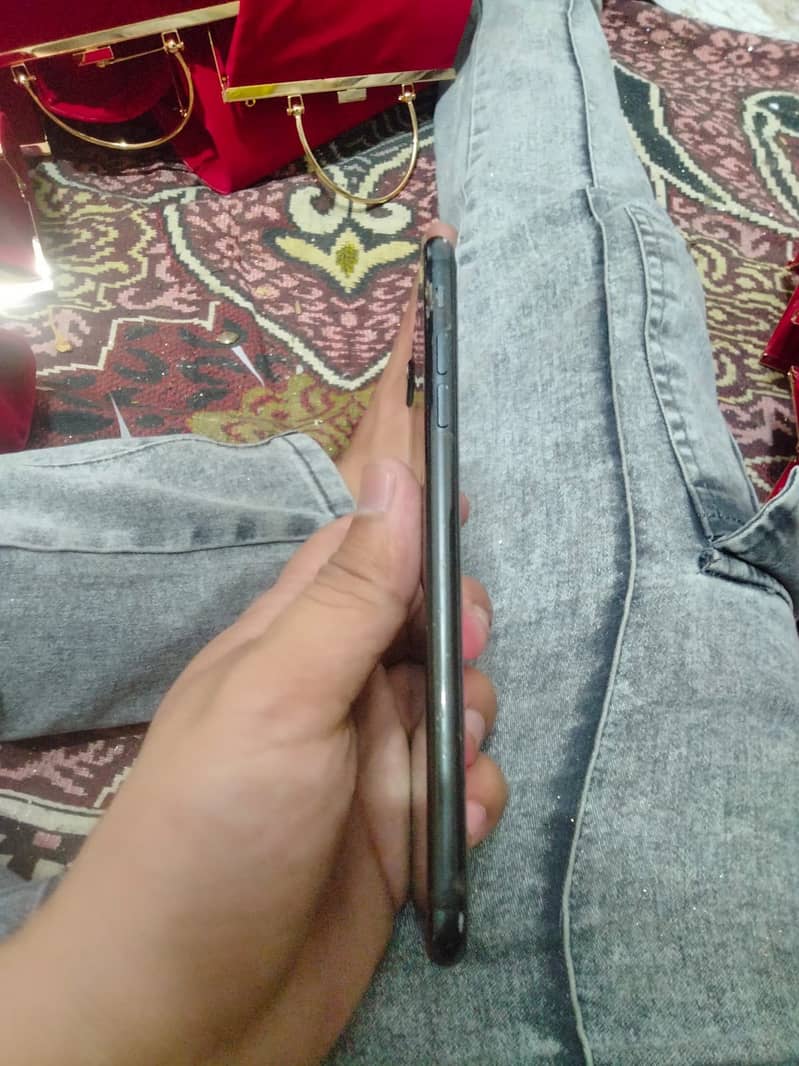 Apple iPhone 7 Plus 3