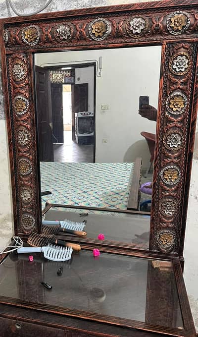 Iron Dressing Table