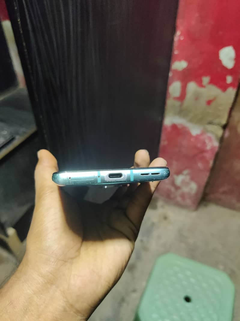 One Plus 8T 4