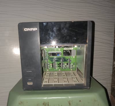 Qnap TS-412