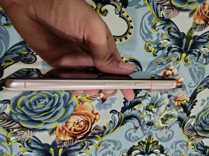 Google pixel 8 5