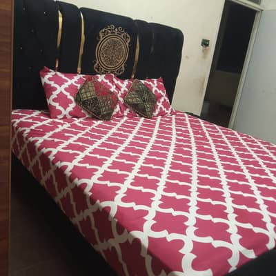 Bed set with dressing
