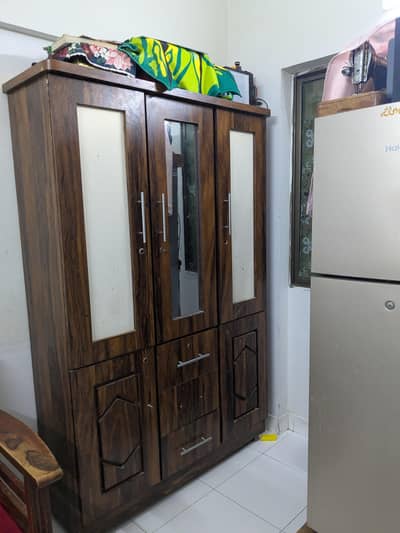 Almirah for sale