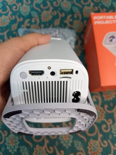 Brand New S40 Pro Portable Mini Projector