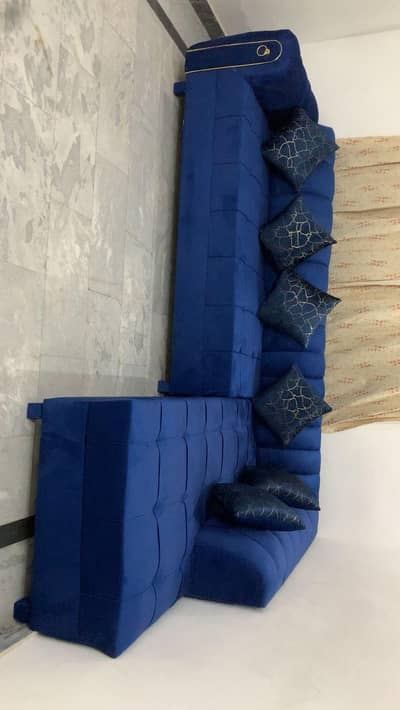 L shaped sofa 6 seater with 6 cushions brand new condition