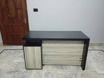 MDF LASANI LAMINATED TABLE