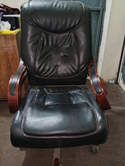 Office Boss Chair Urgent Sale