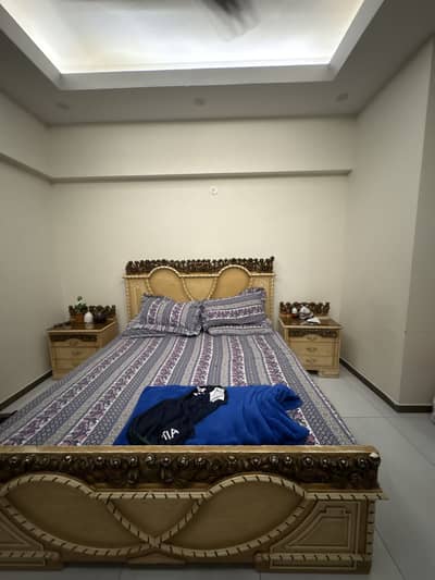 Beds, mirror and side cabinets