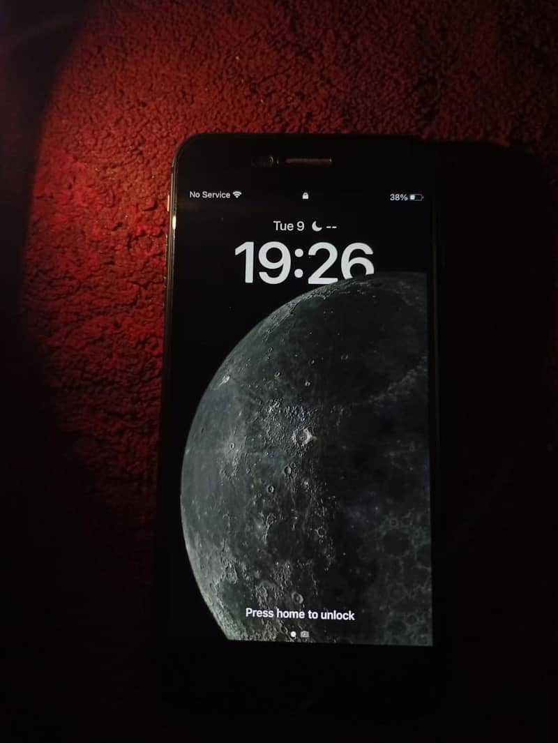 Apple iPhone 8 Plus 0