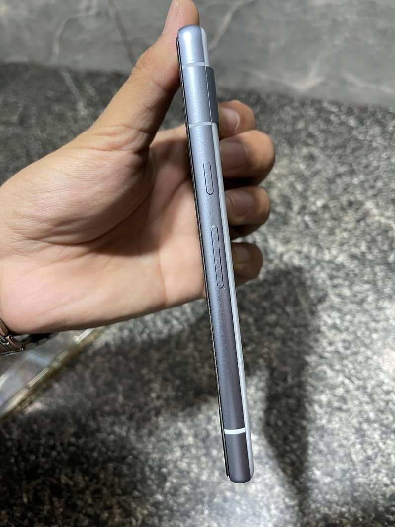 Google Pixel 7a 5