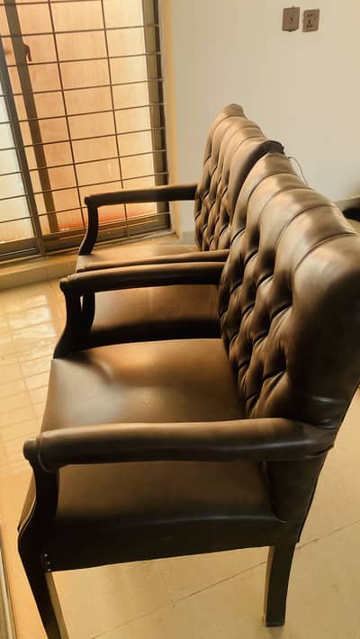 Office Furniture Just Like Brand New reasonable prices
