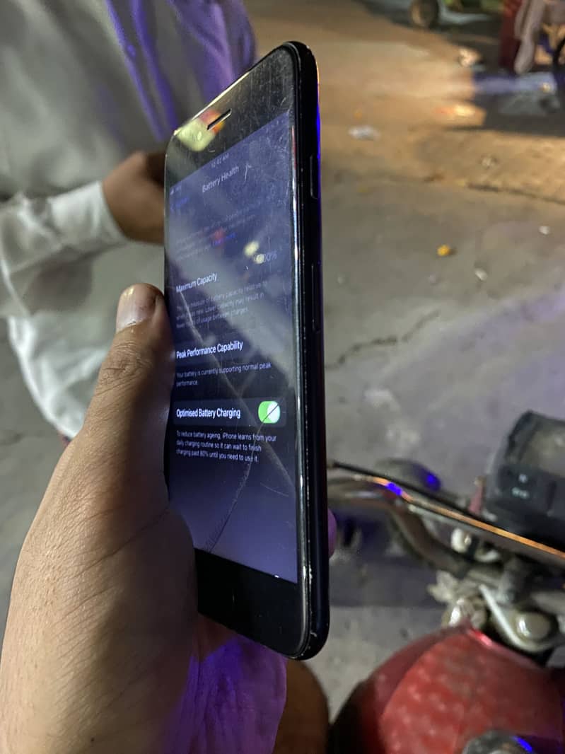 Apple iPhone 7 with  no battery 7