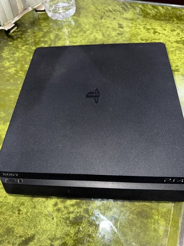 PS4 SLIM 1