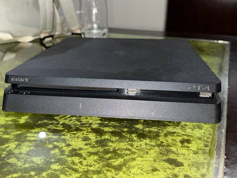 PS4 SLIM 2