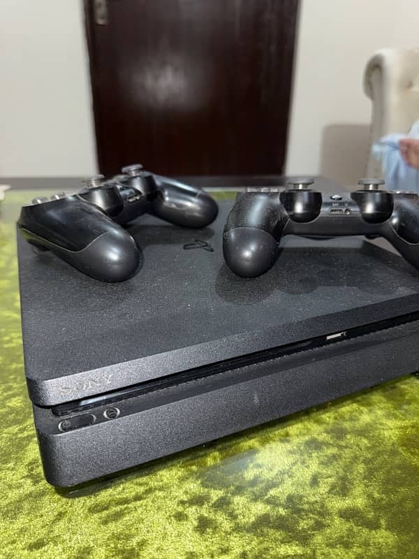 PS4 SLIM 3
