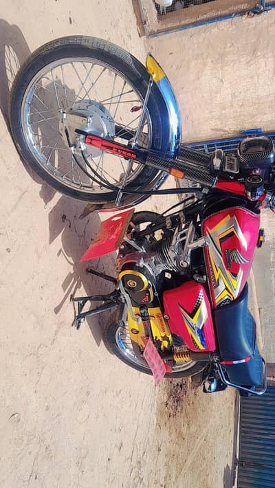honda 125 10.10 candicn bilkul saf bek hy