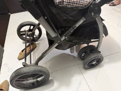 Baby pram . .