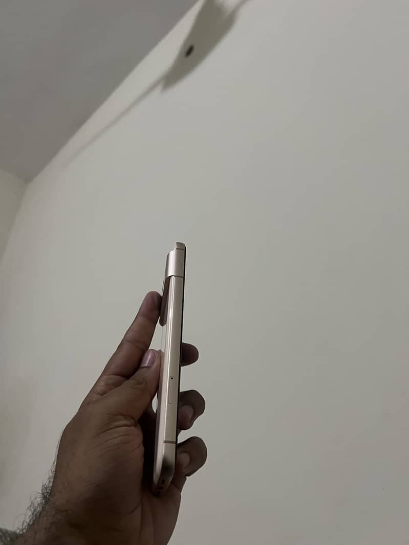 Google Pixel 8 4