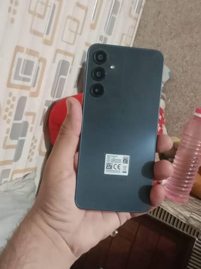 A16 256 5 mah ki waranti ha abi box pak liya tha all ok ha 03067000350