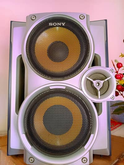 japani amplifier or speakers available
