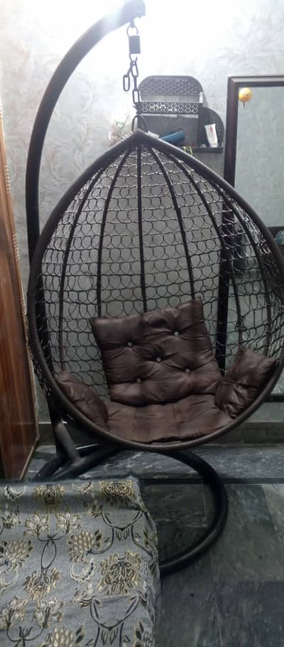 Indoor outdoor use swing jhoola for sale in good Condishion