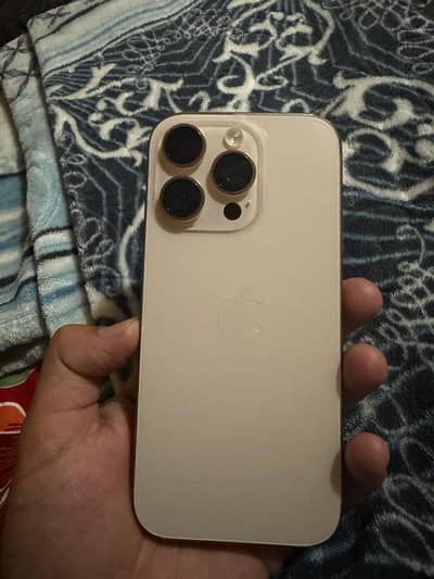 Apple iPhone 16 Pro jv