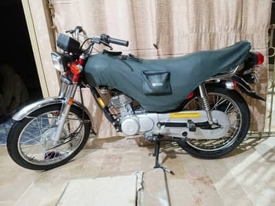 I am selling my Honda cg 125 red colour 2024 model contact 03713892006