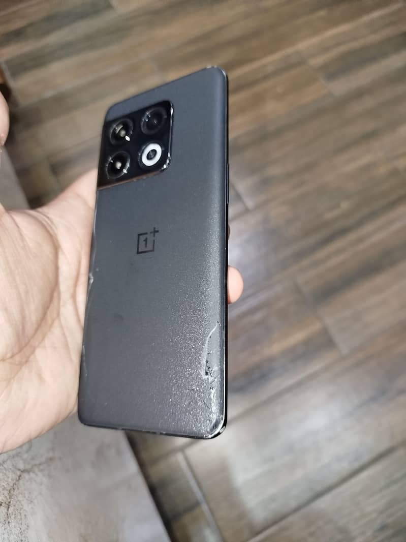 One Plus 10 Pro 3