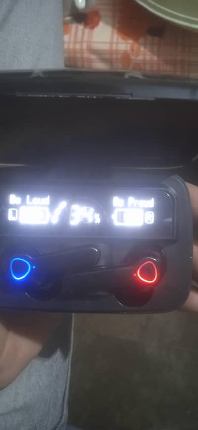 earphone m19 selling new condition