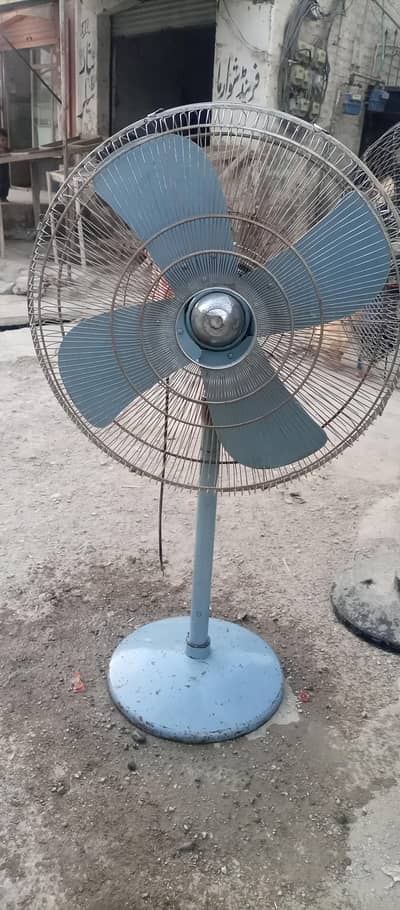 Fan urgent sale