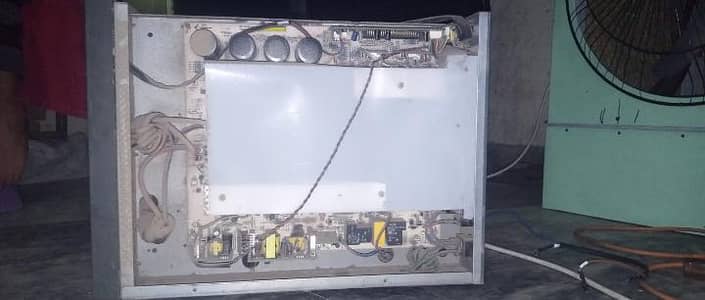 UPS with 8 12v batteries