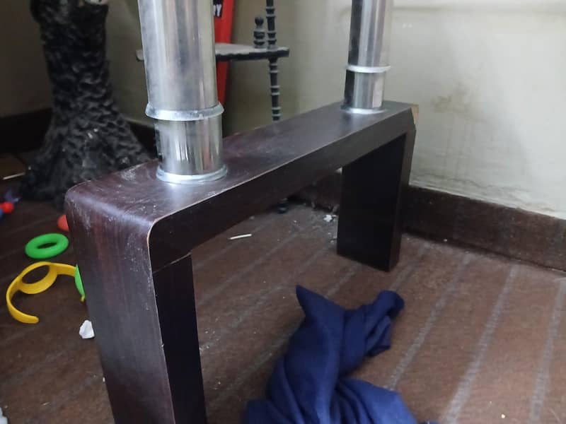 best quality clean sofas and table 2